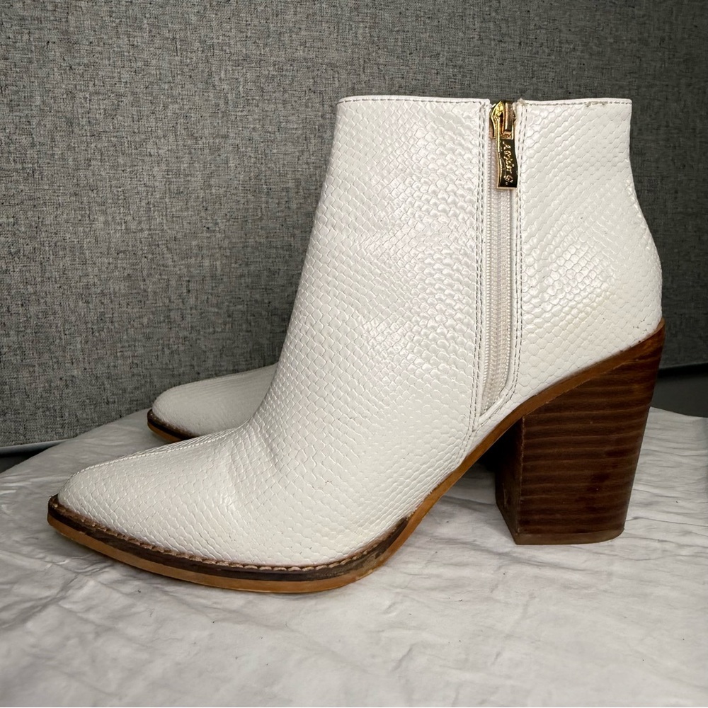 Arider Girl White Snakeskin Ankle Boots Size 7.5 View 2